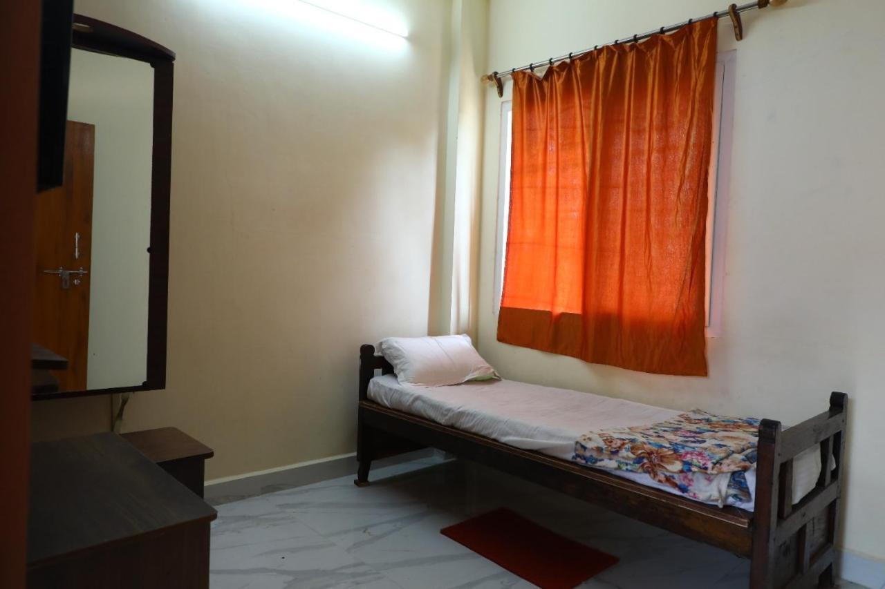 Babu Naidu Residency Apartment Vellore Bagian luar foto