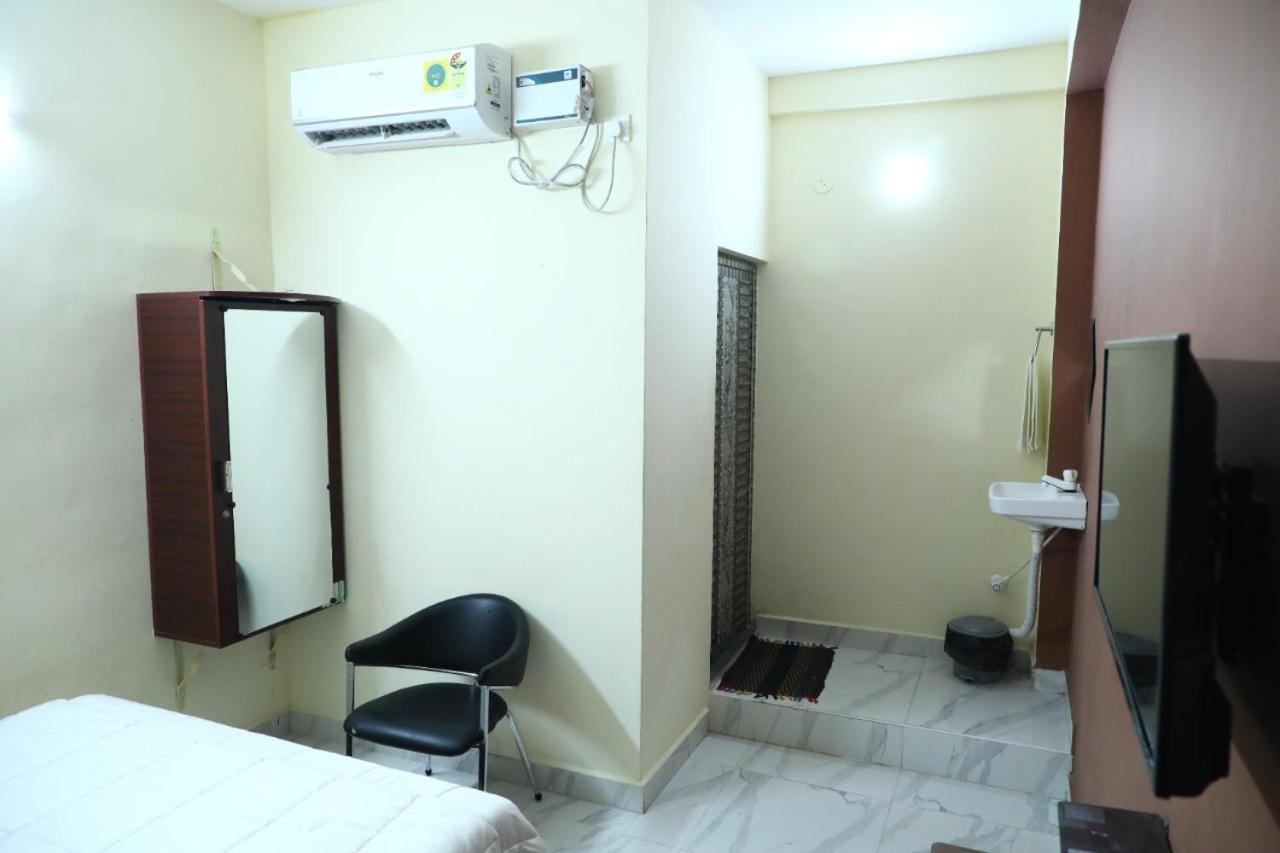 Babu Naidu Residency Apartment Vellore Bagian luar foto