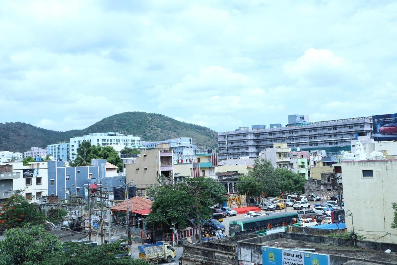 Babu Naidu Residency Apartment Vellore Bagian luar foto